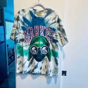 Market ® Tie Dye Alien checking out earth tee 👽